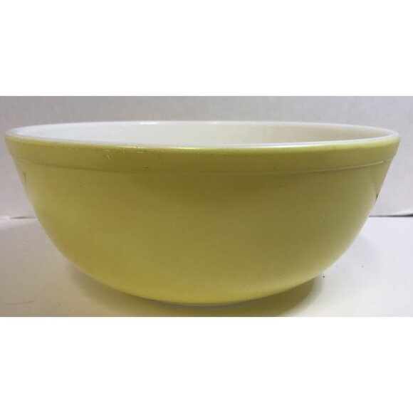 Pyrex 4Qt  Yellow Nesting Mixing Bowl #404 Vintage Clean - Picture 1 of 9